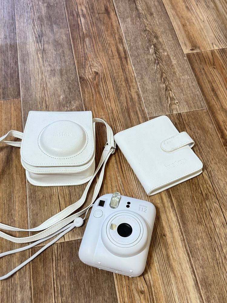 Камера Instax mini 12