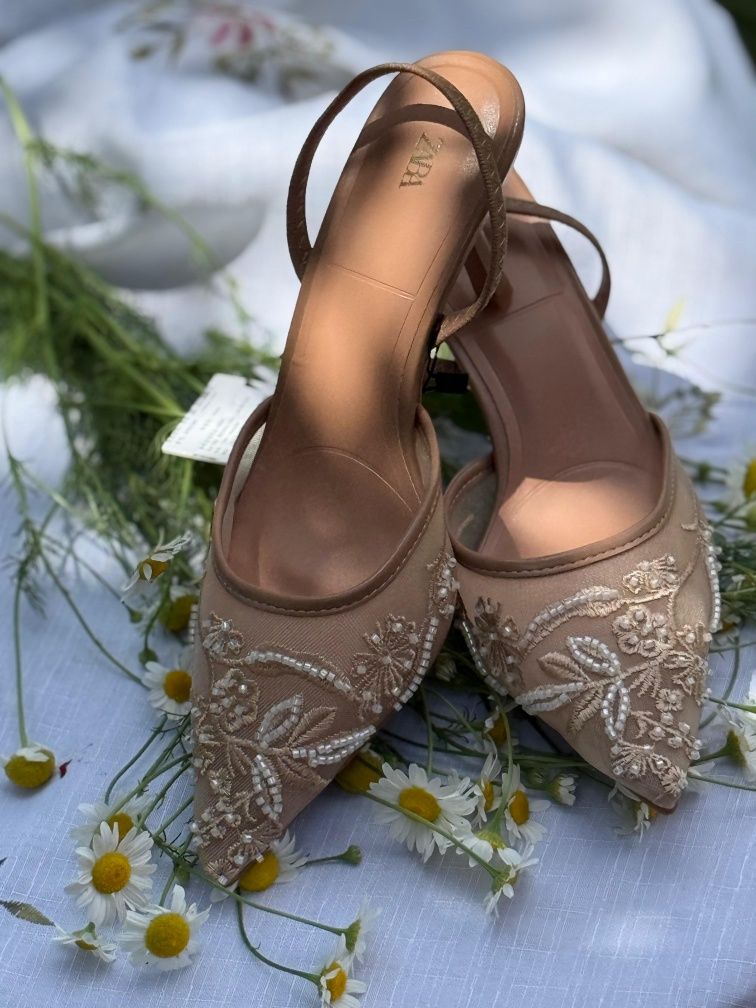 ZARA-брендіндегі аяқ киім.