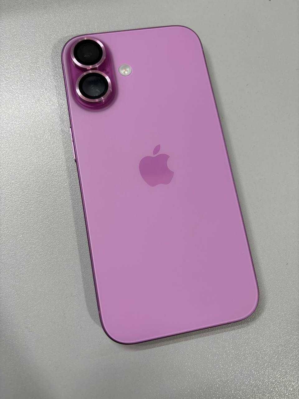 Apple iPhone 16    128 гб (г Шымкент ул Мангельдина 284)