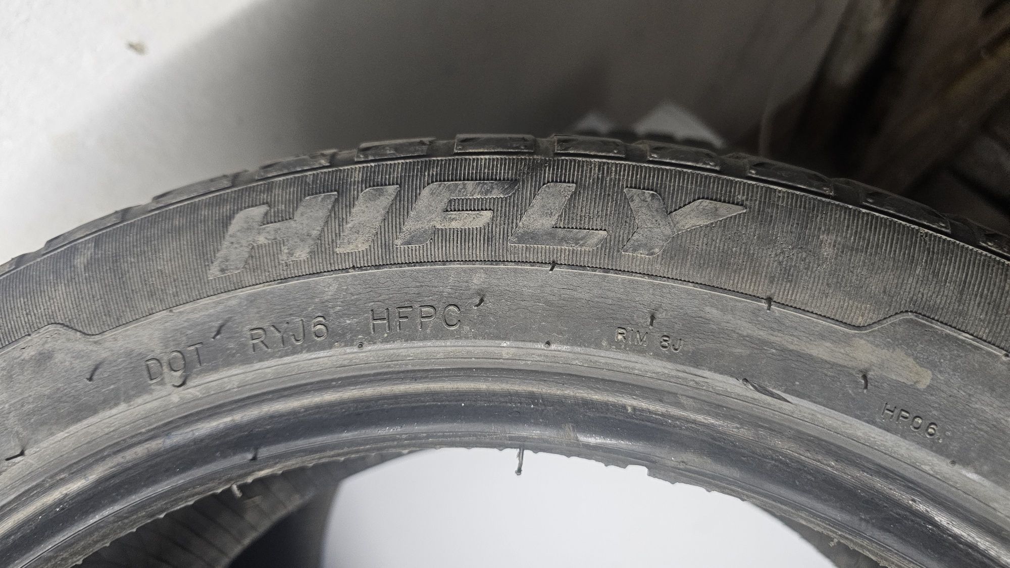 Шины всесезонка 255/45R18