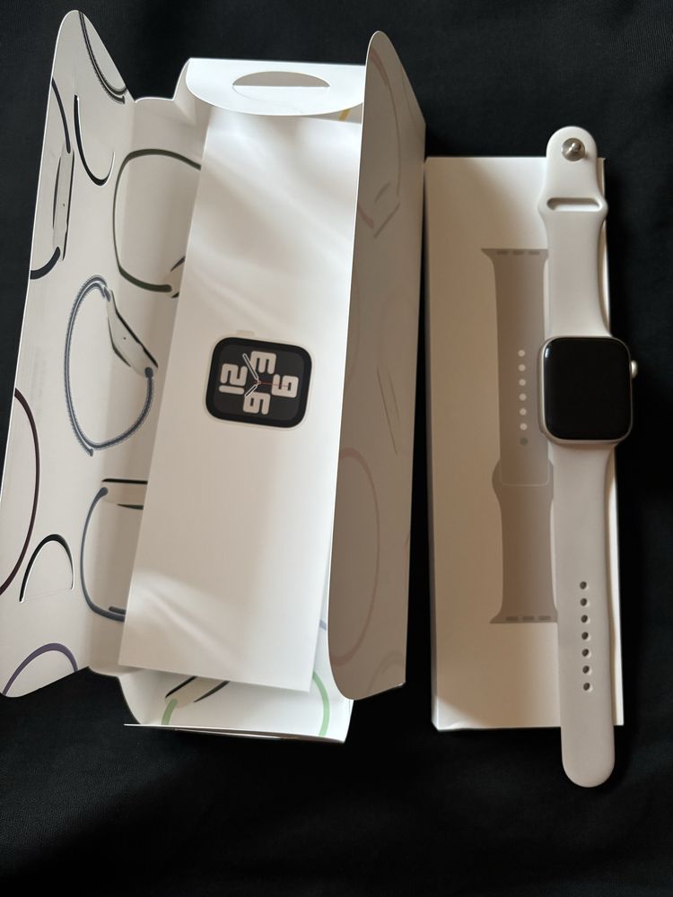 Смарт-часы Apple Watch SE 2 Gen (2023) GPS M/L 44 мм starlight-бежевый