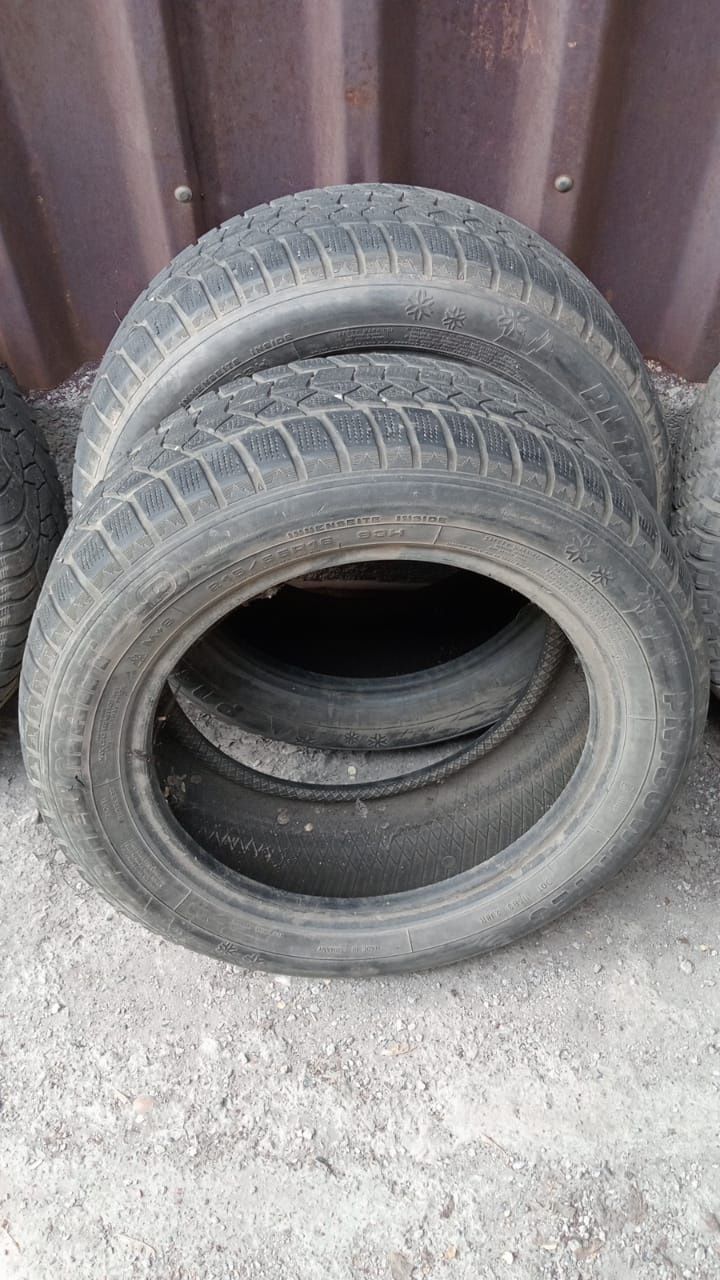 Продам шины б/у.