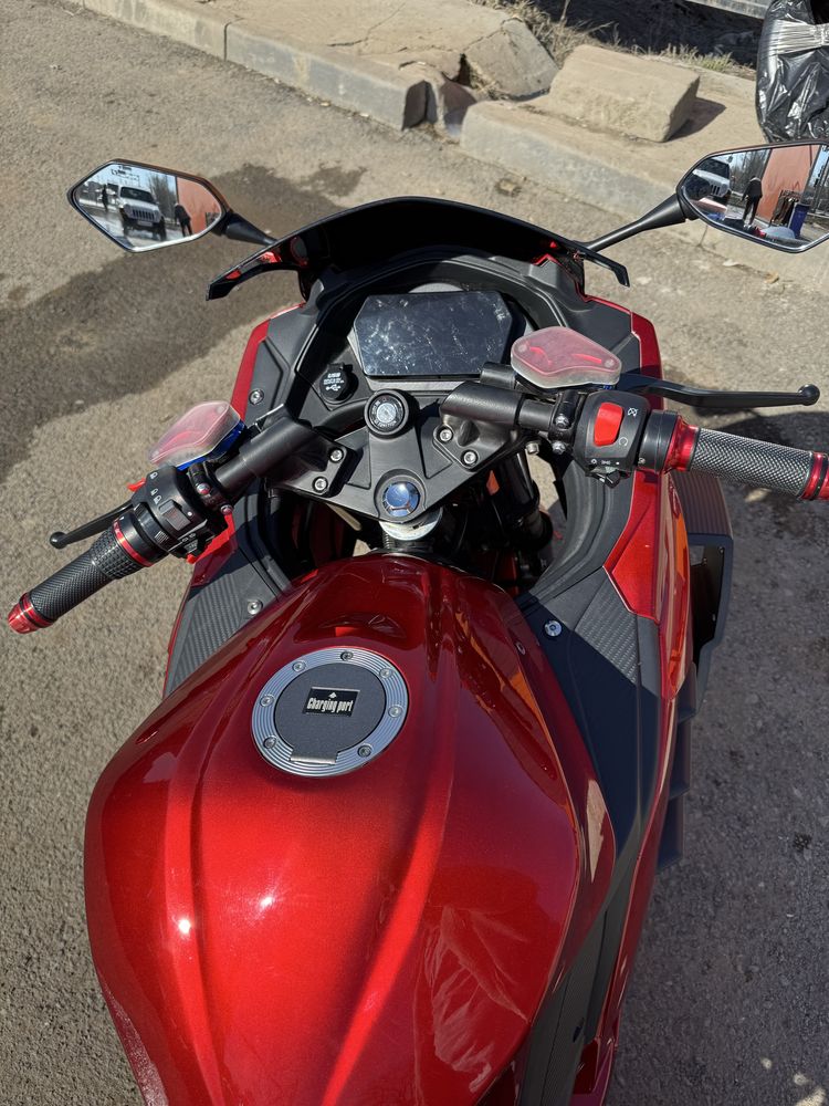 Продам электро мотоцикл Ducati Panigale