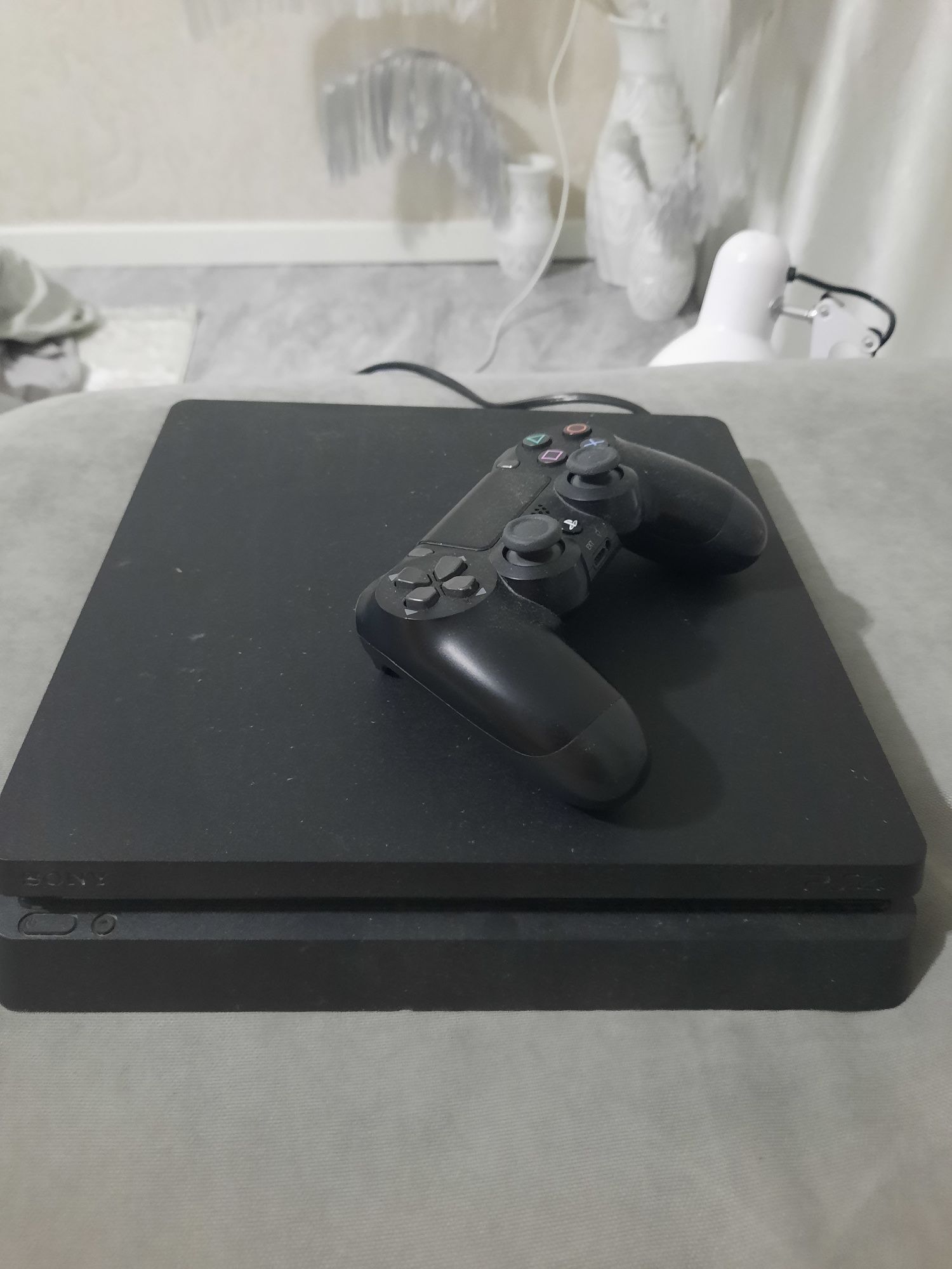 Игровая приставка ps4