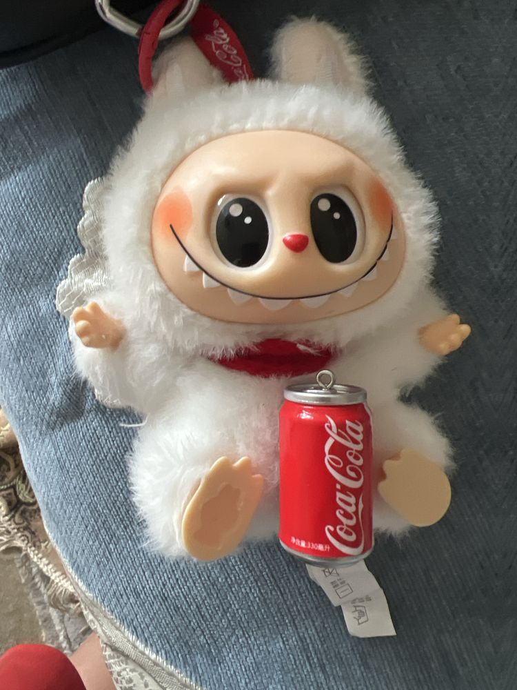 Продам лабубу с коробкой