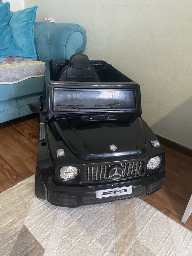 Продам   Детскую машину с 1 до 4лет