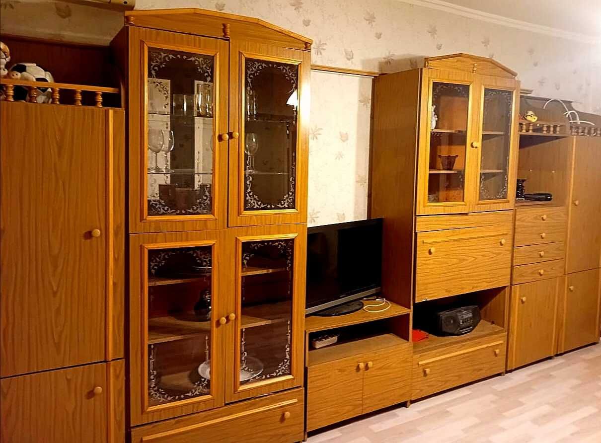 Продам стенку темный орех