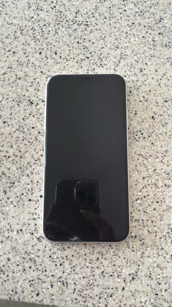 iPhone 11 белый цвет 110ктг