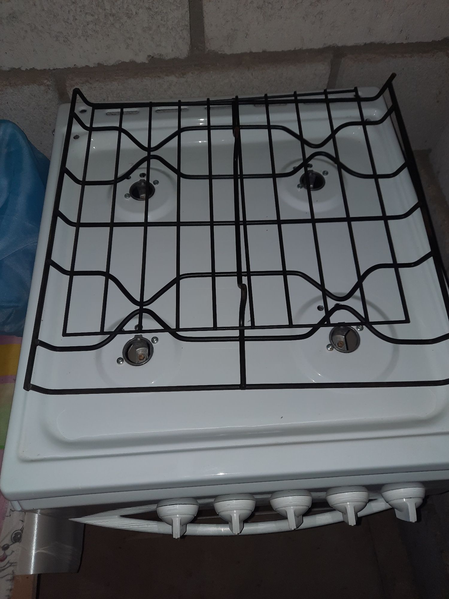 Продам газовую плиту
