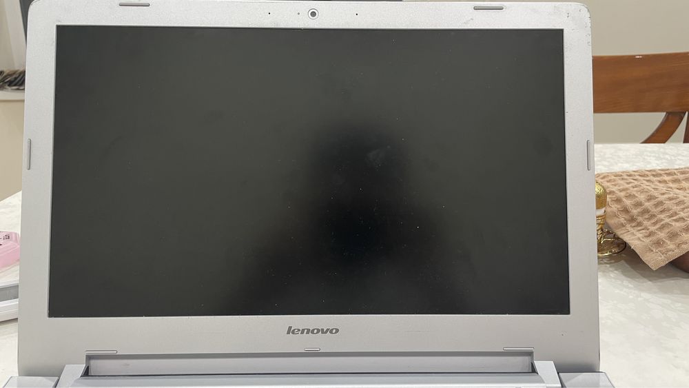 Ноутбук lenovo с зарядкой