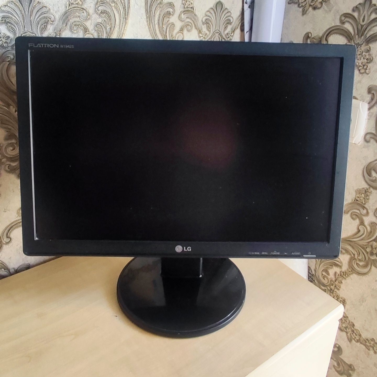Срочно продам Монитор LG б/у