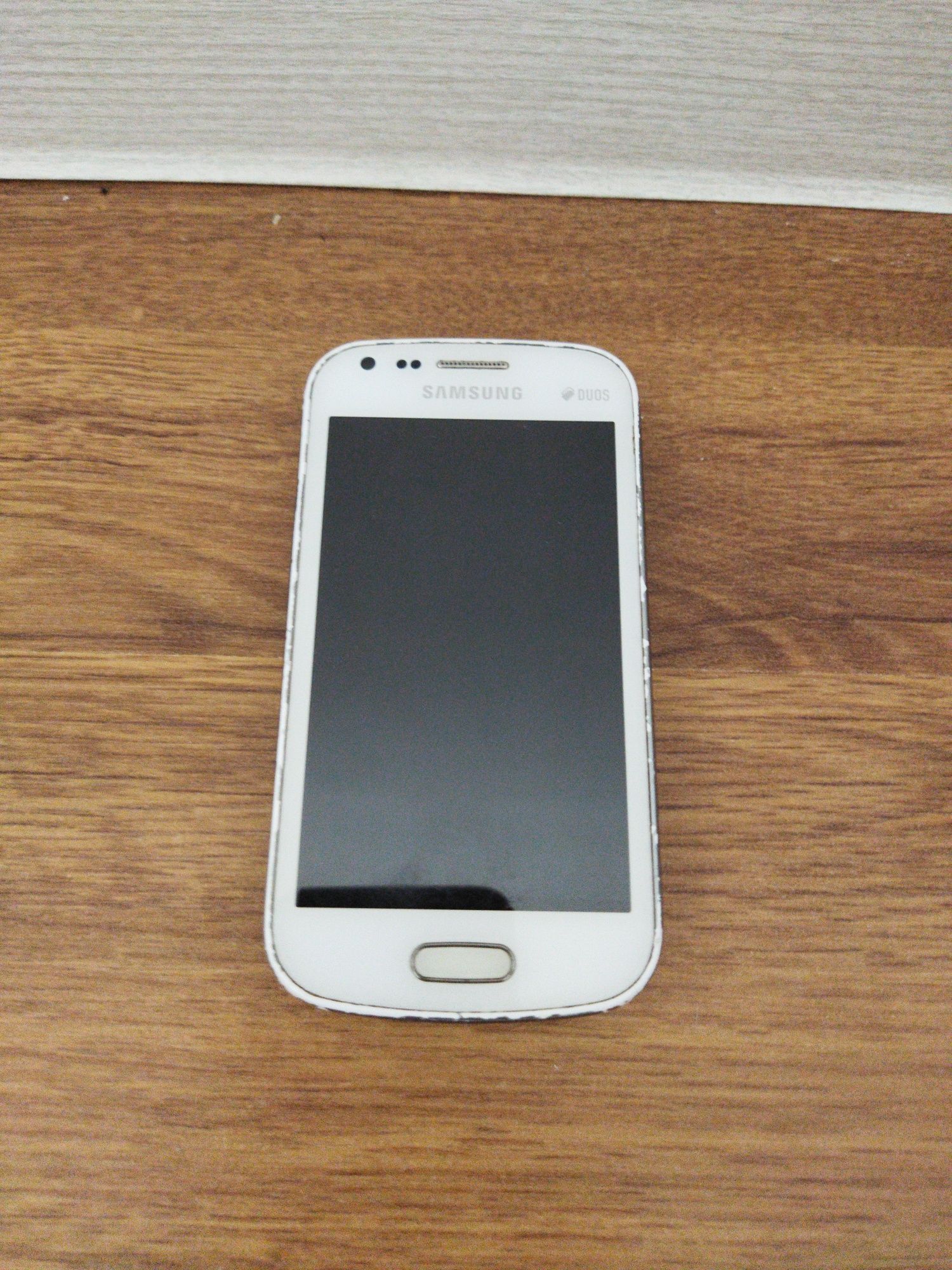 Samsung GT~S7582 и Samsung J3
