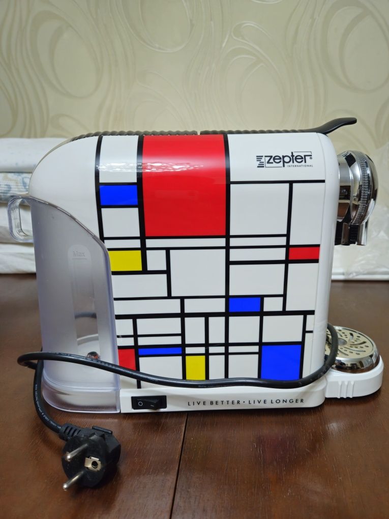 Продам кофемашинку zepter!