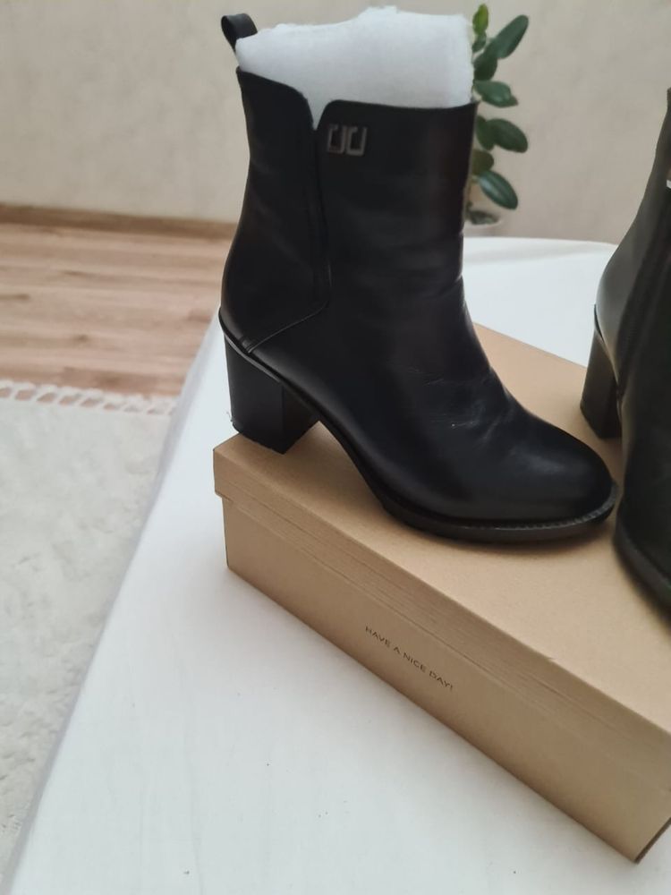 Продам женскую обувь