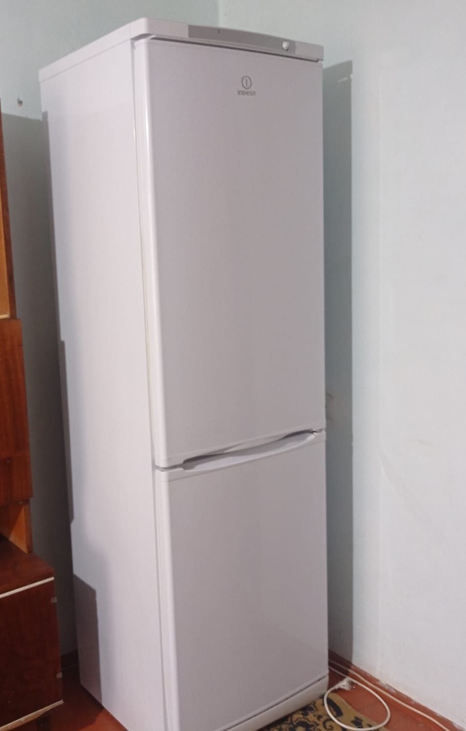 Холодильник indesit