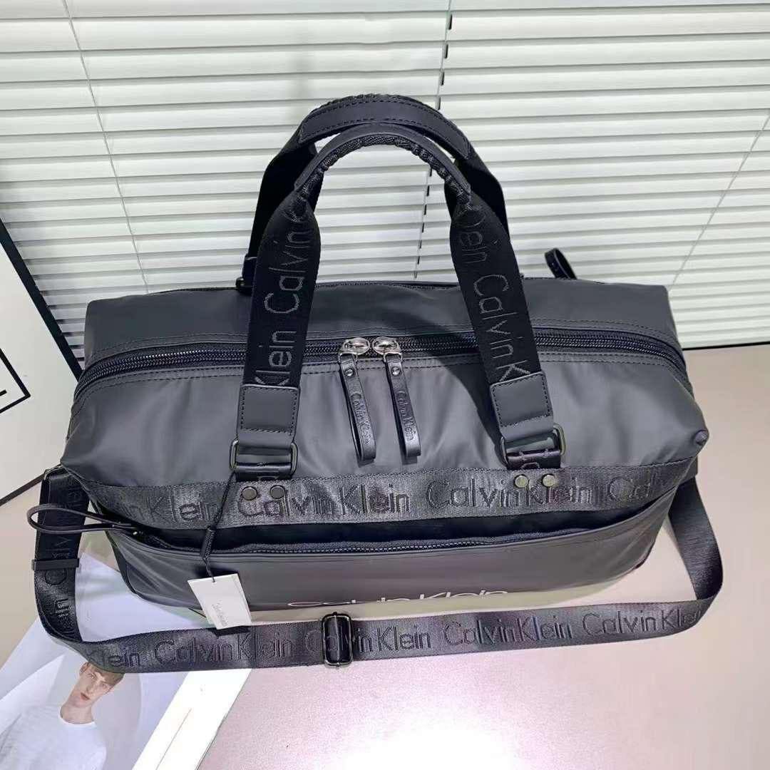 Дорожная спортивная сумка Calvin Klein