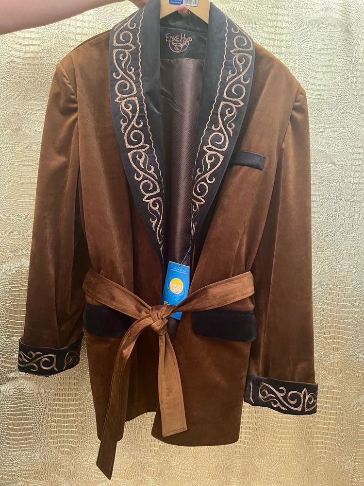 Продам женский камзол,чапан,жилетку.