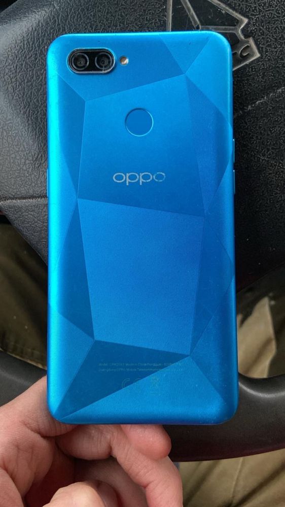 Oppo A12 состояние хороший памят 32 гб экран не менял двух сим картный