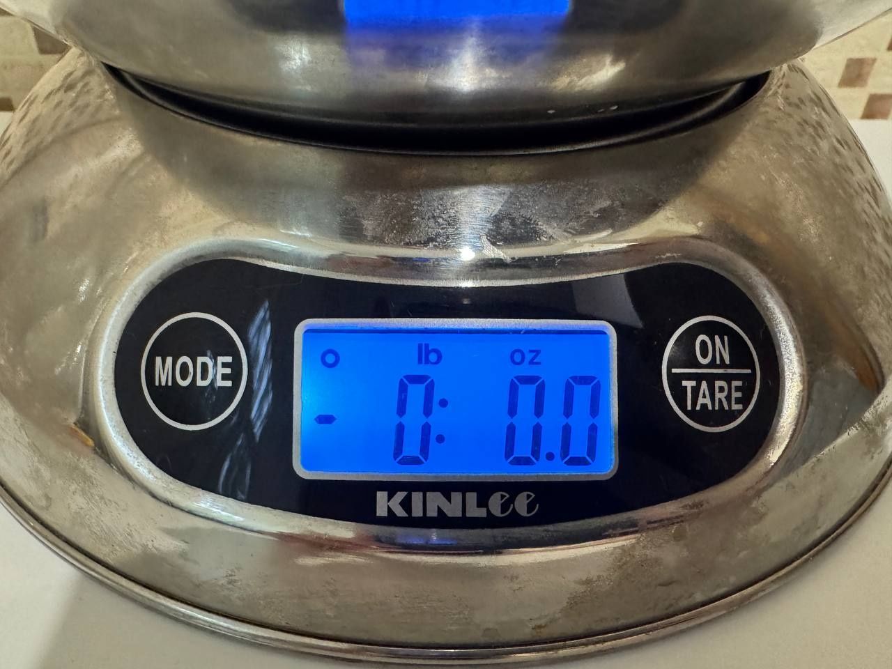 Продам кухонные настольные весы Kinlee