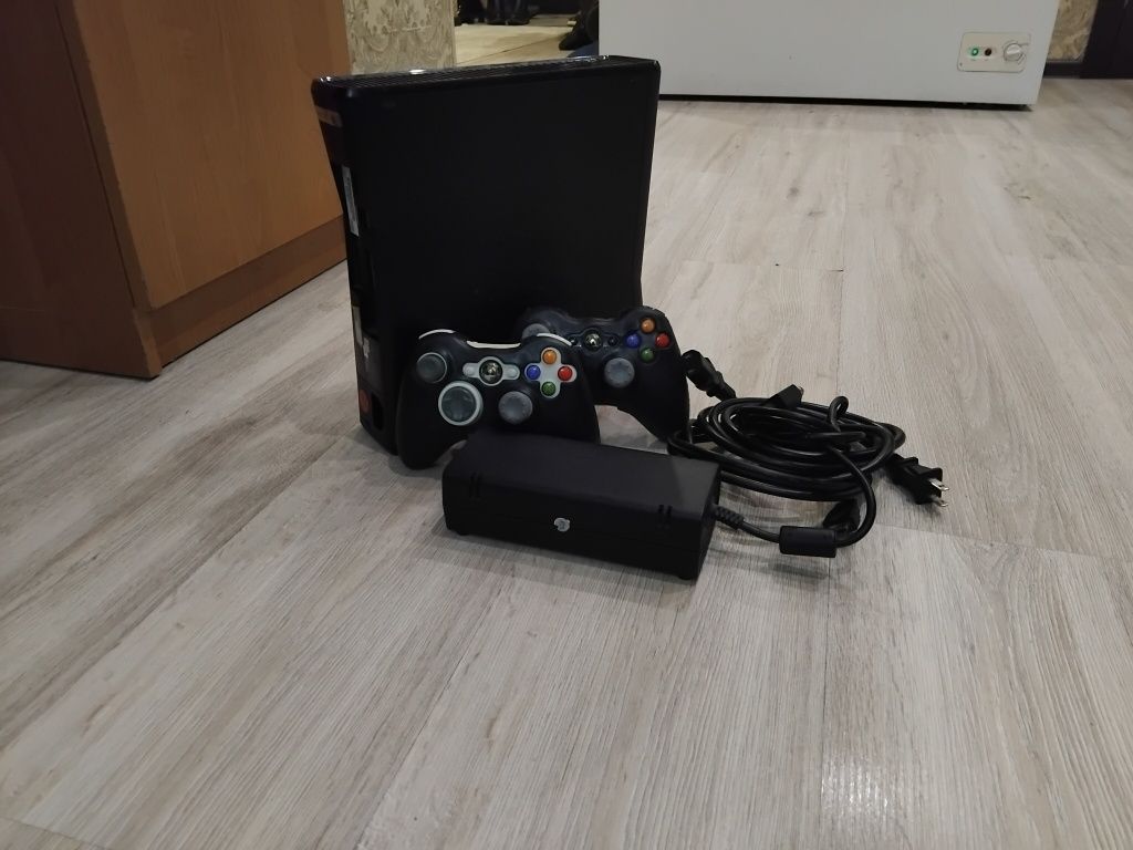 XBOX 360 slim рабочий