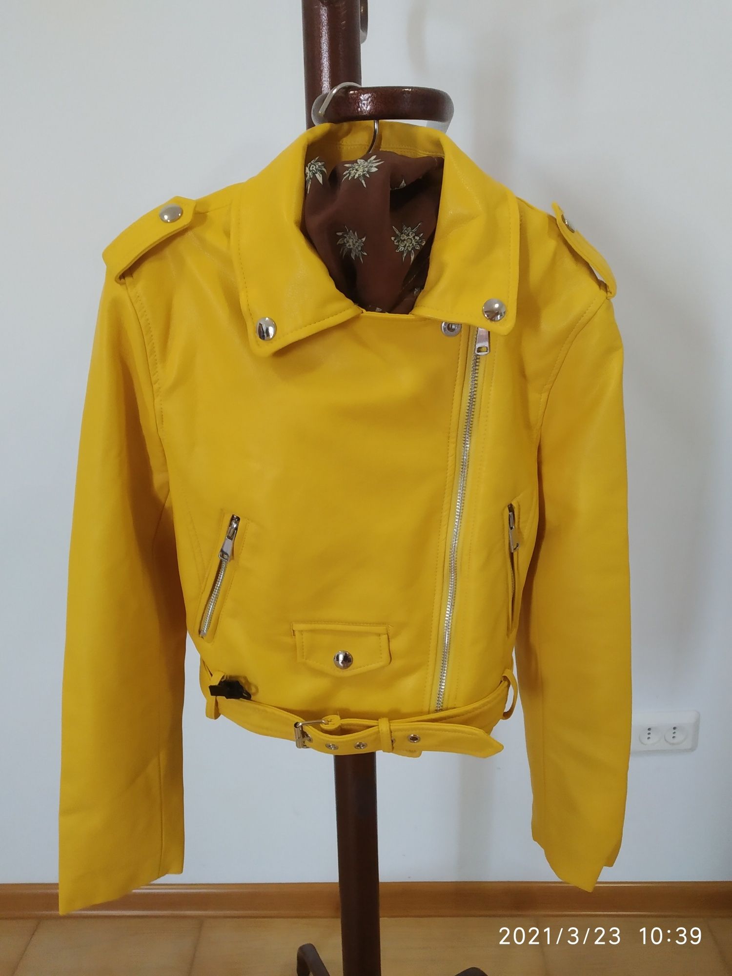 Куртка- косуха Bershka разм 40