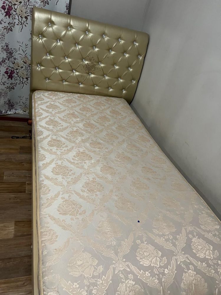 Продам кровать. Состояние хорошее.