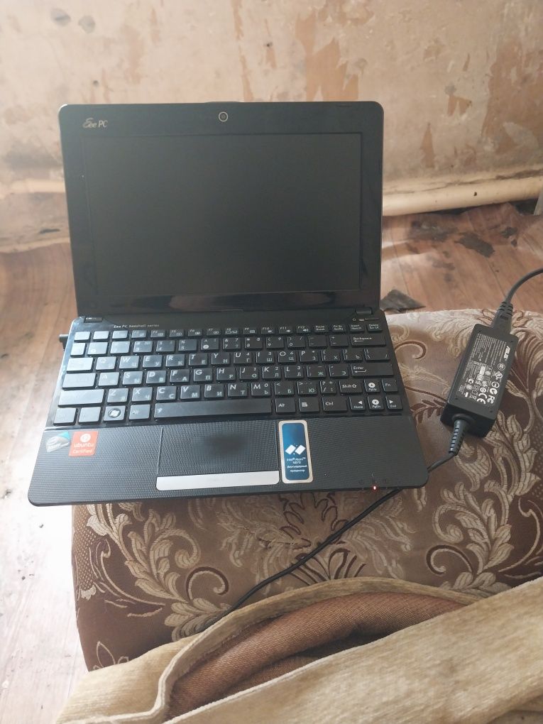 Нетбук Asus Eee PC
