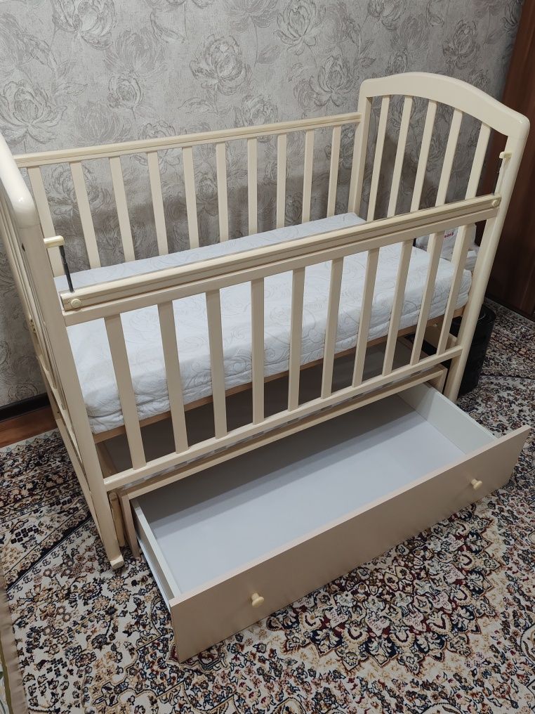 Продам детскую кроватку.