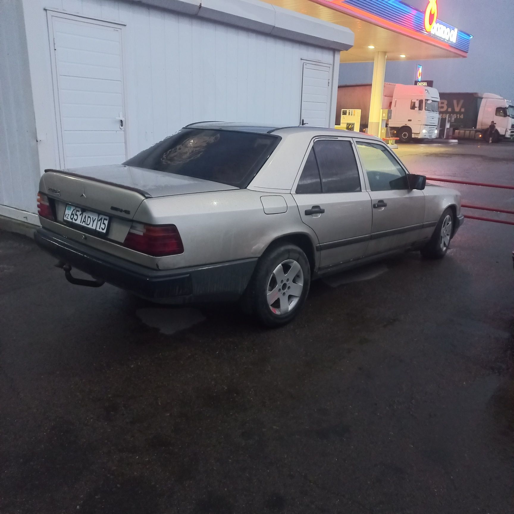 Продам мерседес 124 ешка
