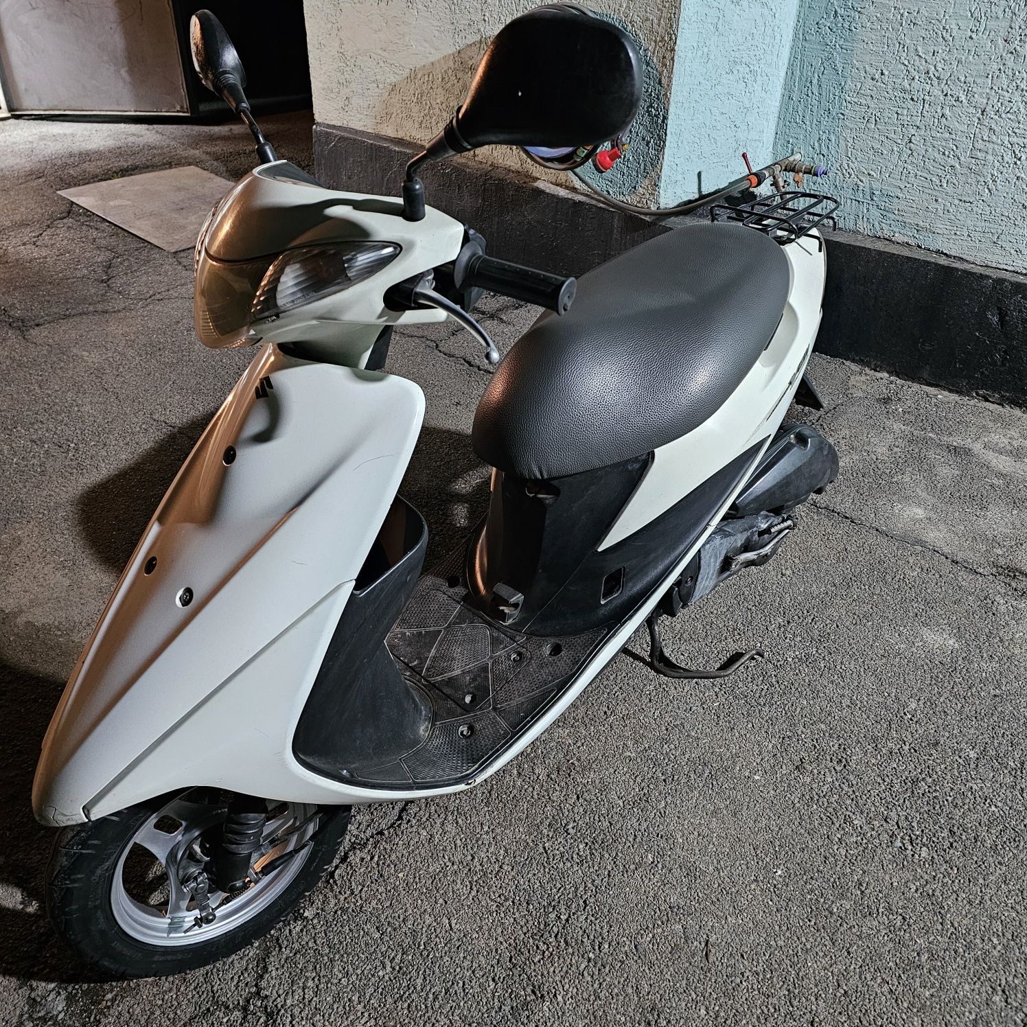 Suzuki address v50