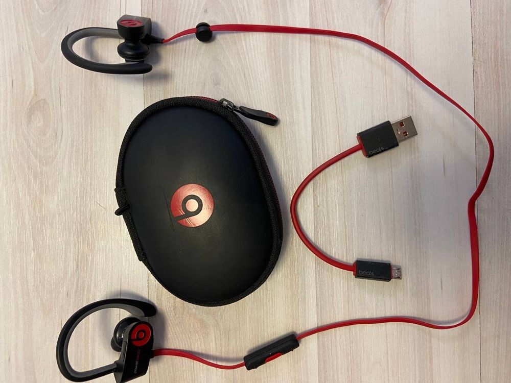 Наушники Powerbeats оригинал в отличном состоянии