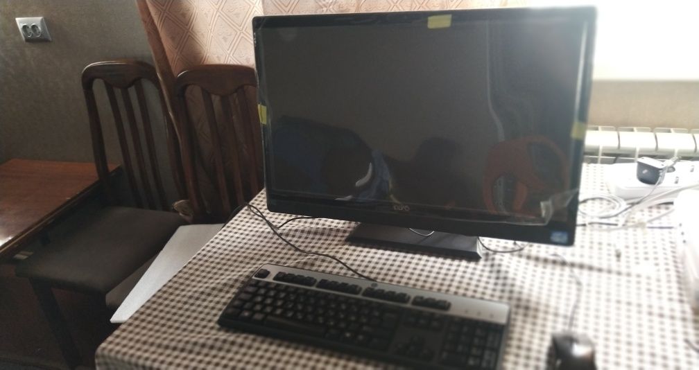 Продам моноблок новый Dell в упаковке i3 /8/512- ssd М-24"