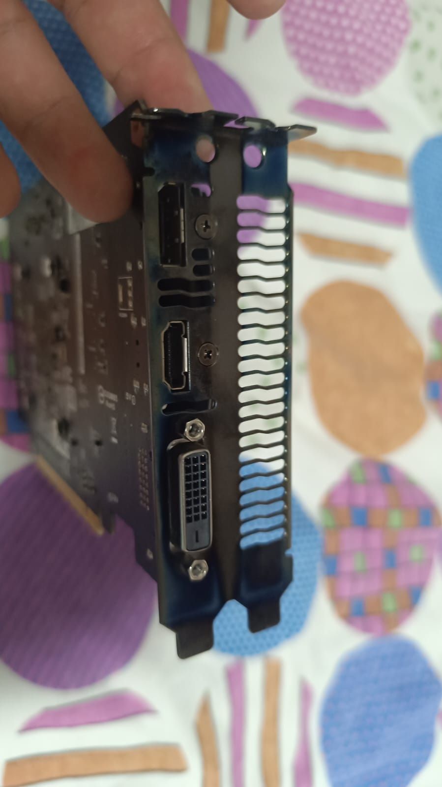 Продам видеокарту 1050ti