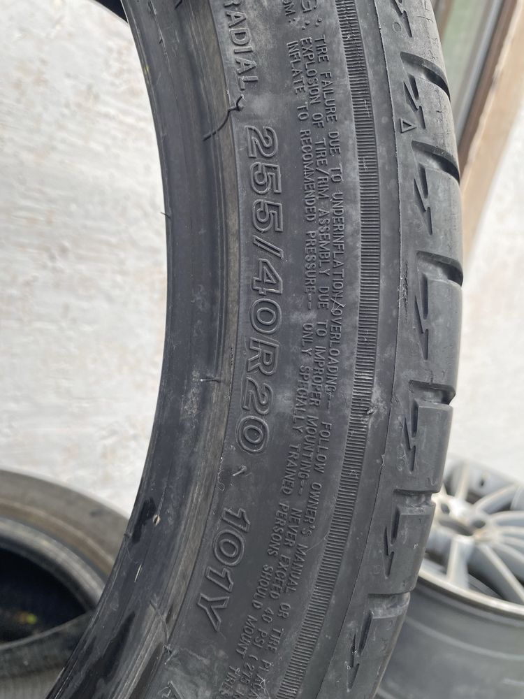 Одна летняя шина 255/40/20 255/40R20 Bridgestoone.