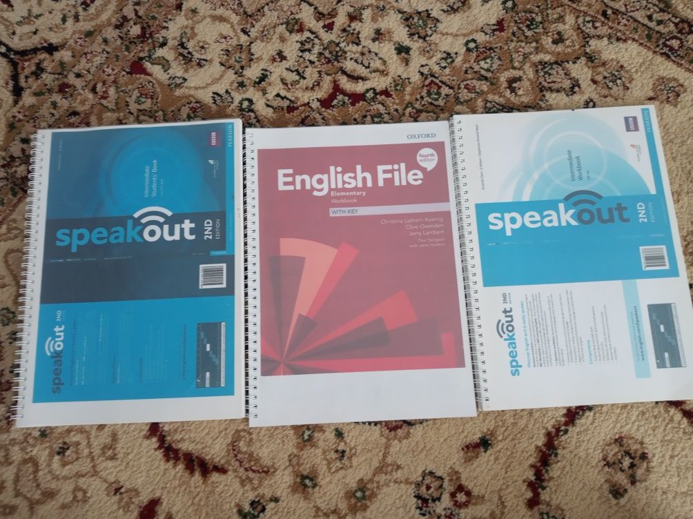Speak out , English file  кітаптары
