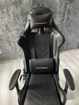 Игровое кресло Dxracer