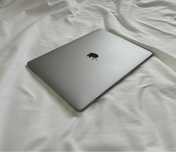 Срочно продам! Apple Macbook Pro 13 дюймов 2020 гг 256гб ssd
