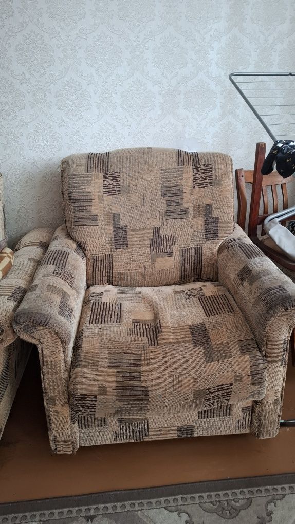 Мягкий уголок продам