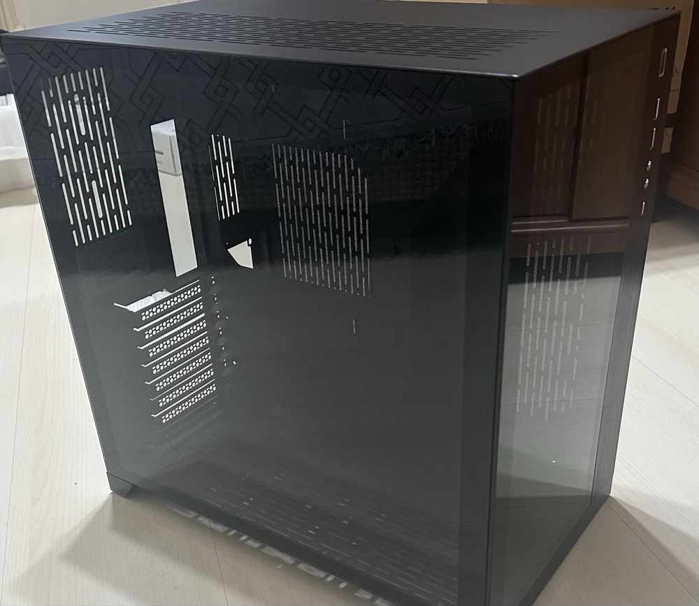 Корпус Lian Li O11 Dynamic