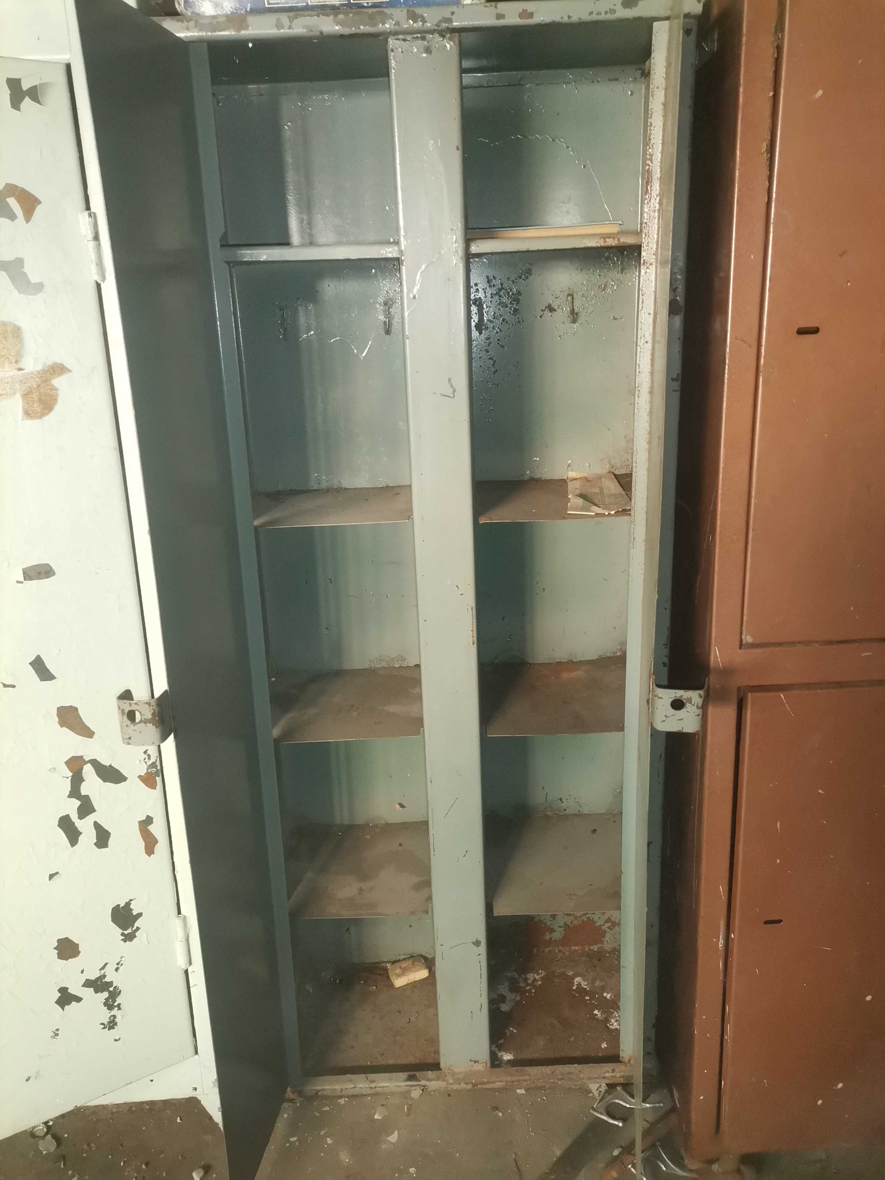 Продам металлические шкафы