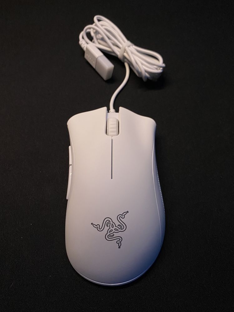 продам игровую мышку Razer Deathadder Essential