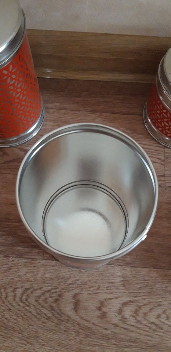 Банки - ёмкости металлические для хранения продуктов