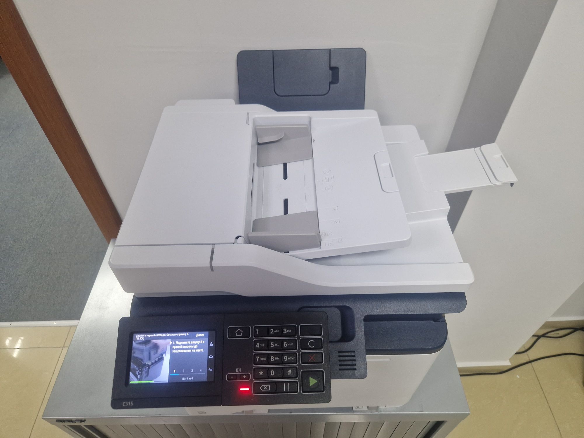 Принтер Xerox 3 в одном цветной, а4