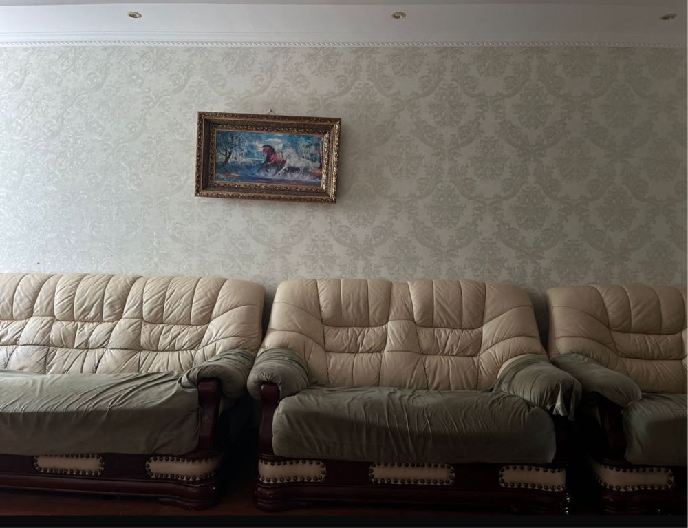 Продается мягкая мебель, Диван-тройка