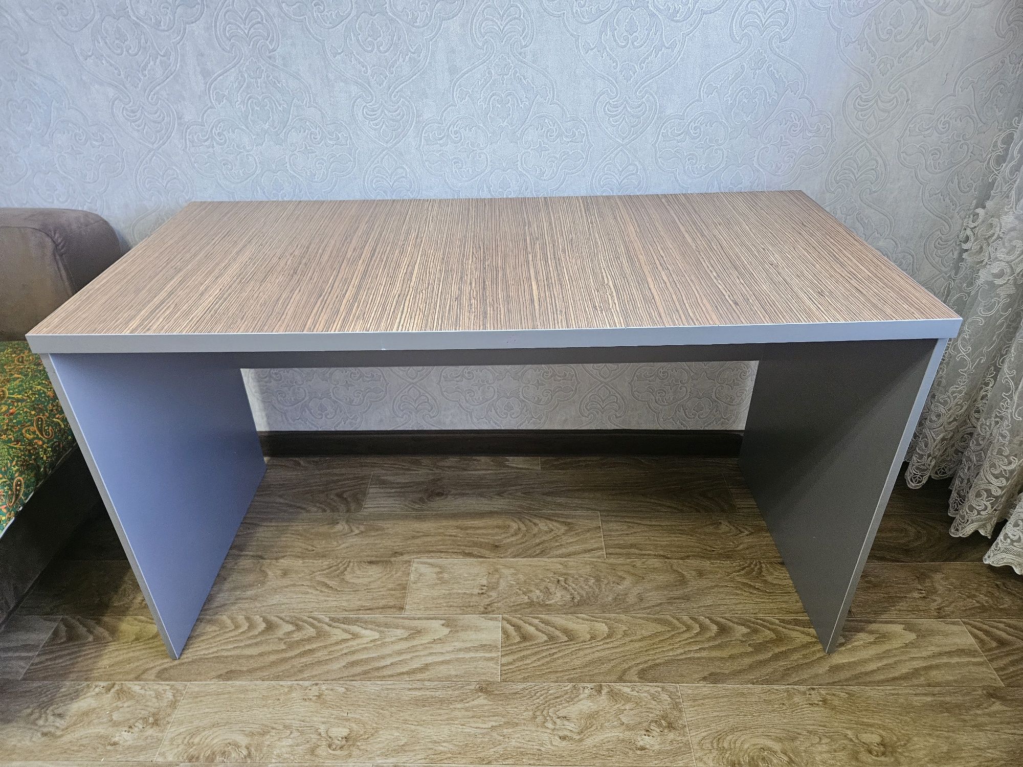 Продам стол. Можно для офиса