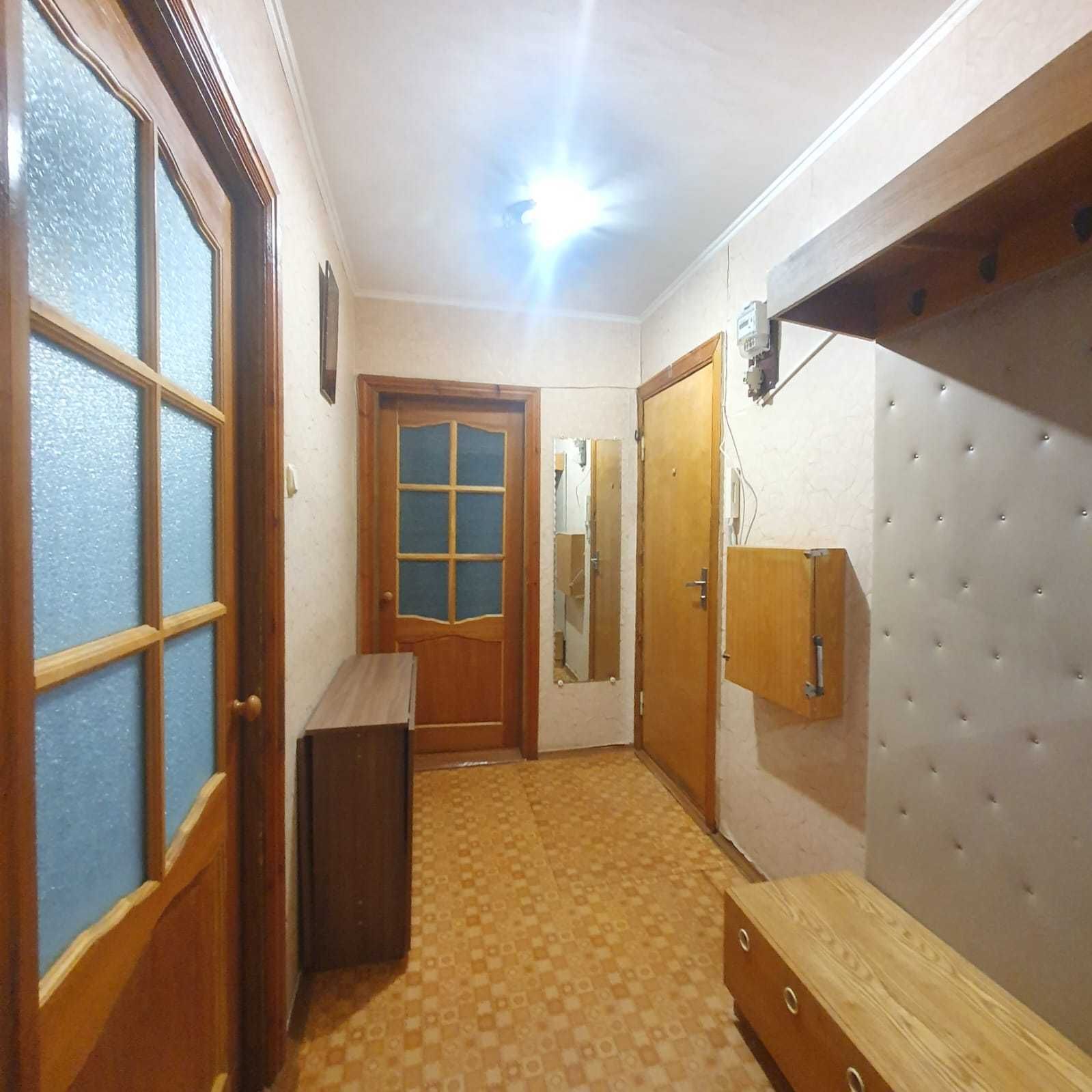 Продам 2х комнатную квартиру в 11мкр на удобном 3/5 этаже!