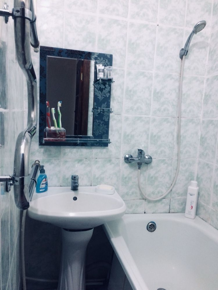 продам 3 х ком квартиру в центре район двд стелла школа#1
