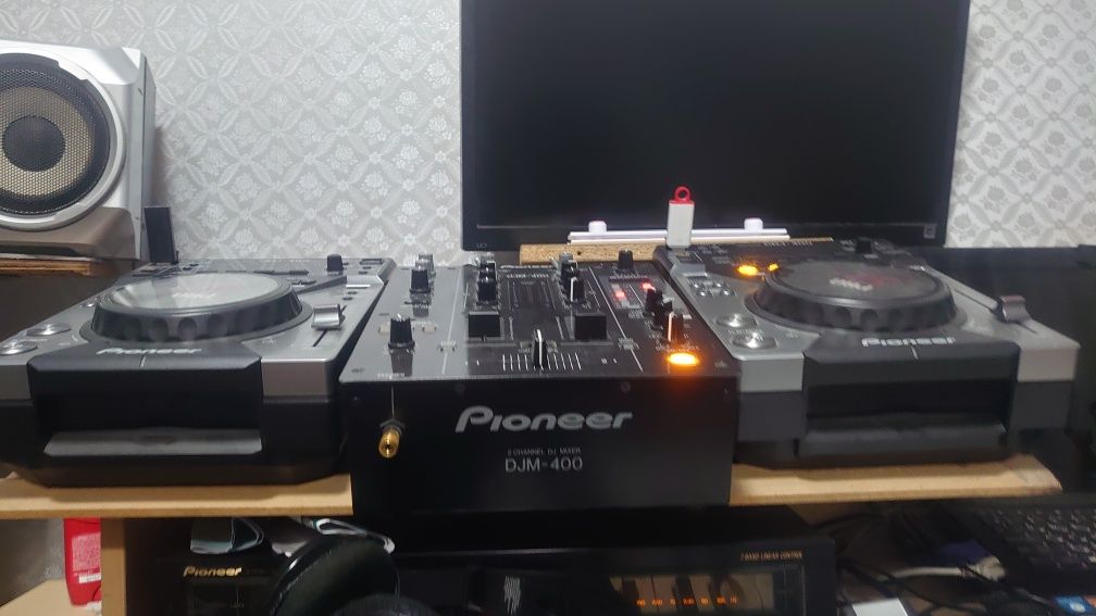 Pioneer cdj 400. Мульти плееры.