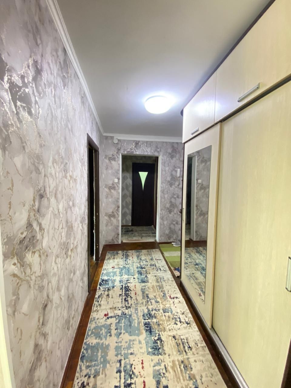 Продаётся 2-комнатная квартира улучшенной планировки. Не угловая.