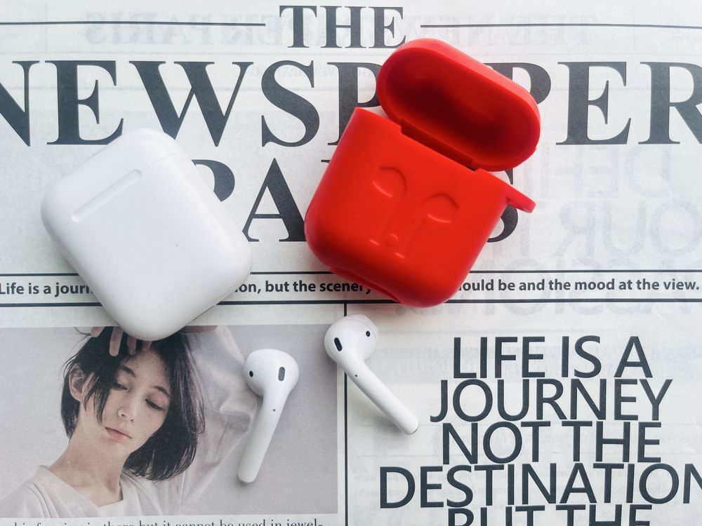 Apple AirPods 2 with Lightning